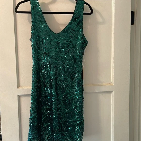 Forever 21 green sequins dress NWT small - Picture 1 of 5